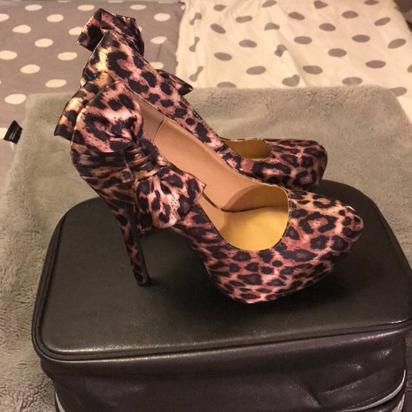 Cheetah bow heels - Picture 3 of 4